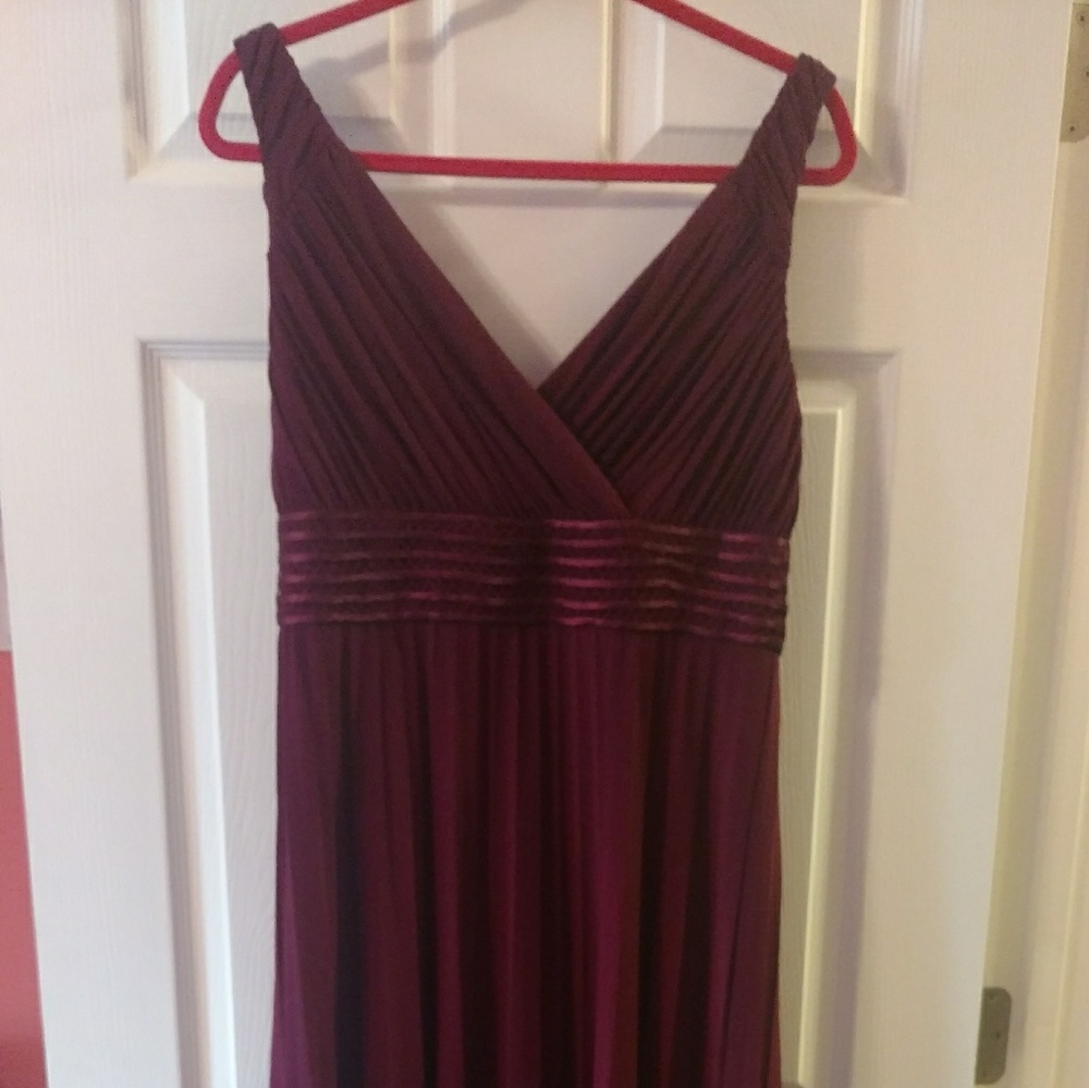 Burgundy pleated midi dress